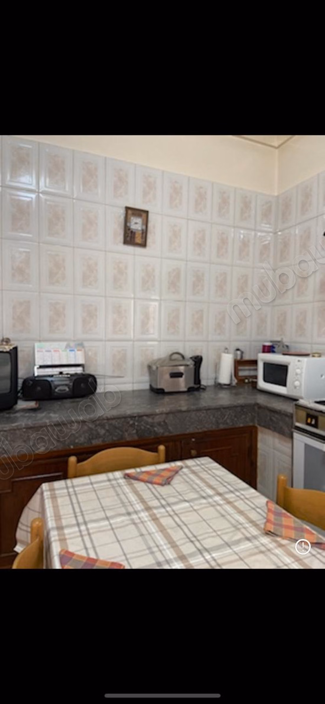 Apartment for sale in Bourgogne Est. 2 large rooms. Well furnished