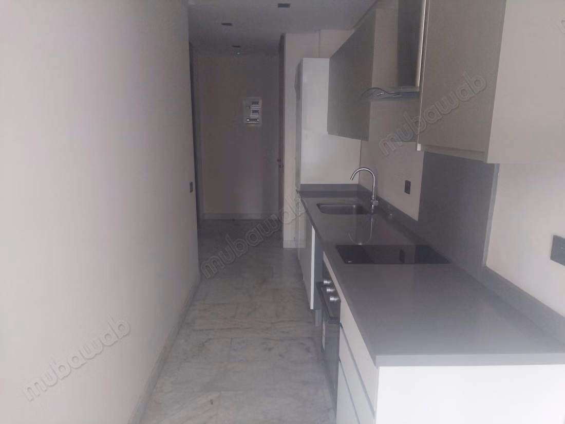 2-bedroom apartment for rent in Burgundy
2 bedrooms, double living room,
2 bathrooms, kitchen,
1 bathroom, no direct view,
the apartment is empty with parking space