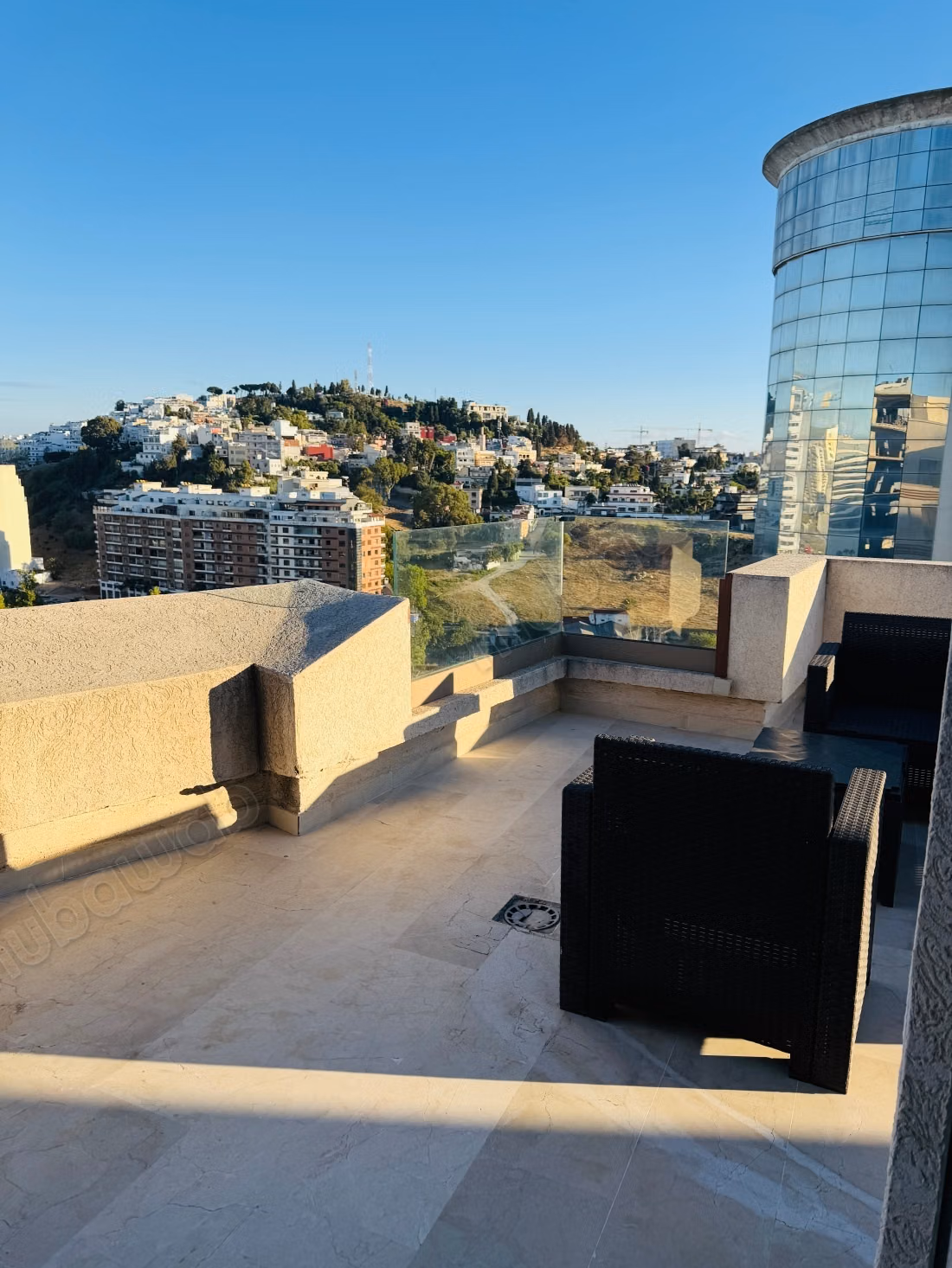 Superbe appartement à louer au quotidien au cœur de Tanger, surface totale de 54 m². Meublé