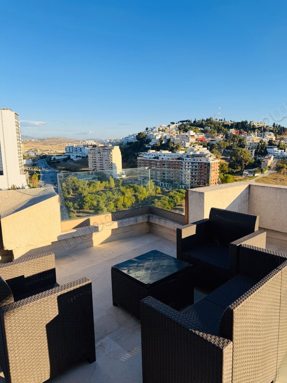 Superbe appartement à louer au quotidien au cœur de Tanger, surface totale de 54 m². Meublé