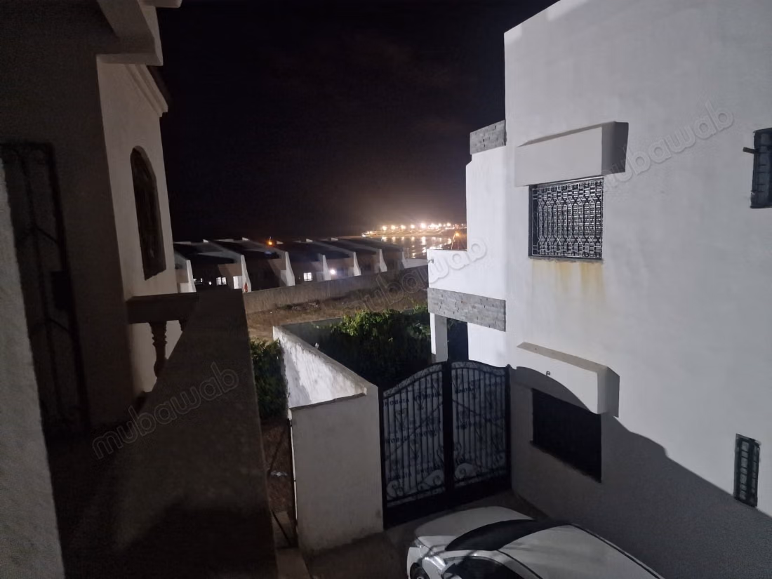 Location villa de luxe à Sidi Bouzid. 
6 pièces. 
Meublé
