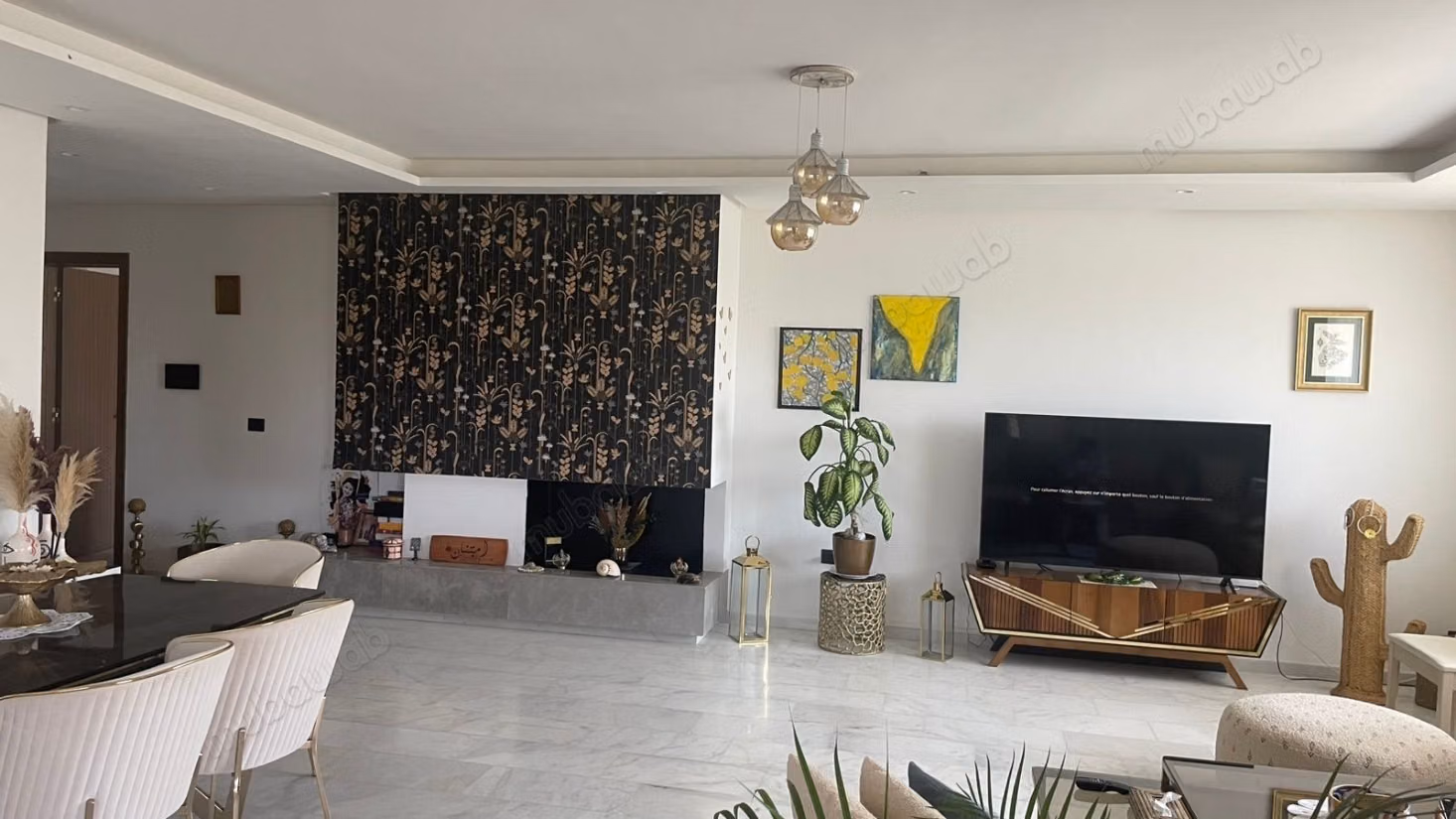 Vend appartement rez de jardin à Ville Verte. 3 chambres agréables. Tout confort avec piscine et cheminée