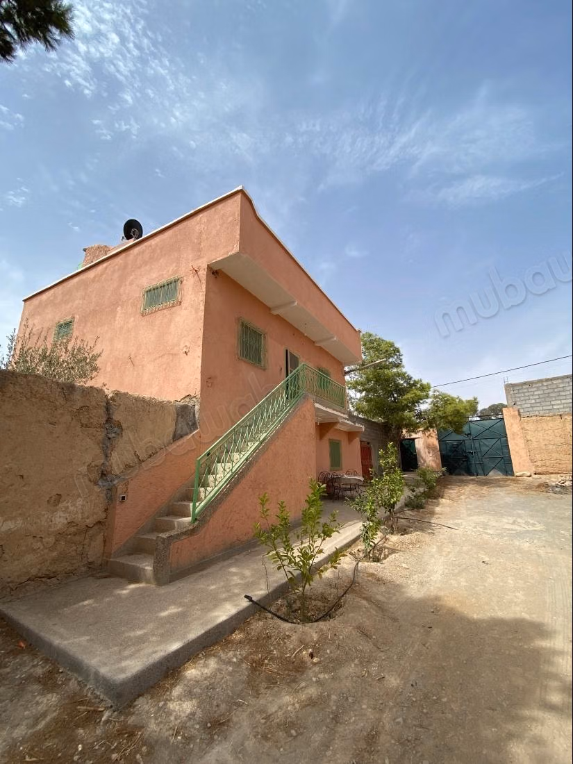 Trouvez votre ferme à acheter à Route Amizmiz.
Surface totale 58450 m²