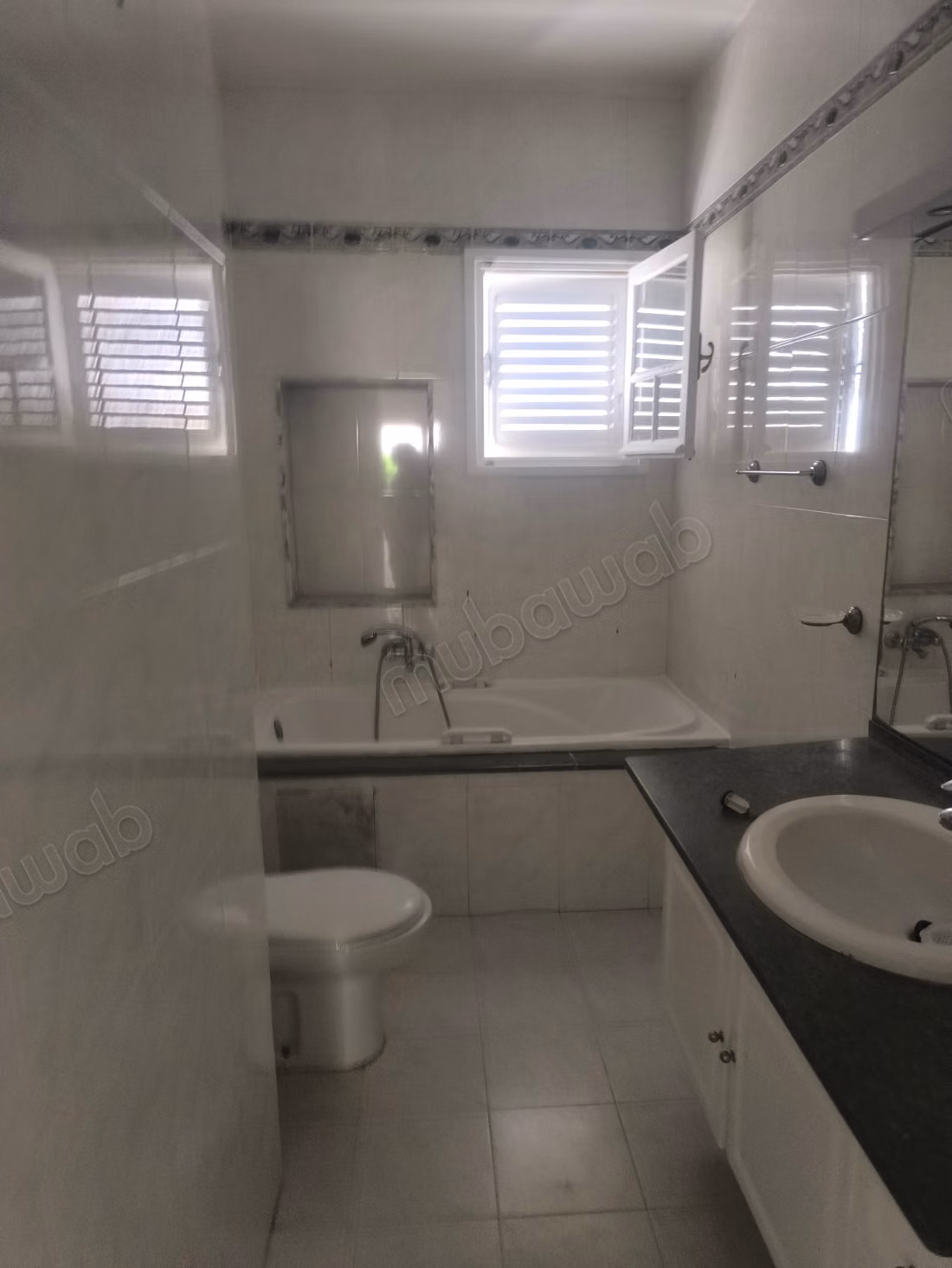 Very nice apartment for rent in Sidi Bousaid. Total area 200 m². Double glazing and central heating