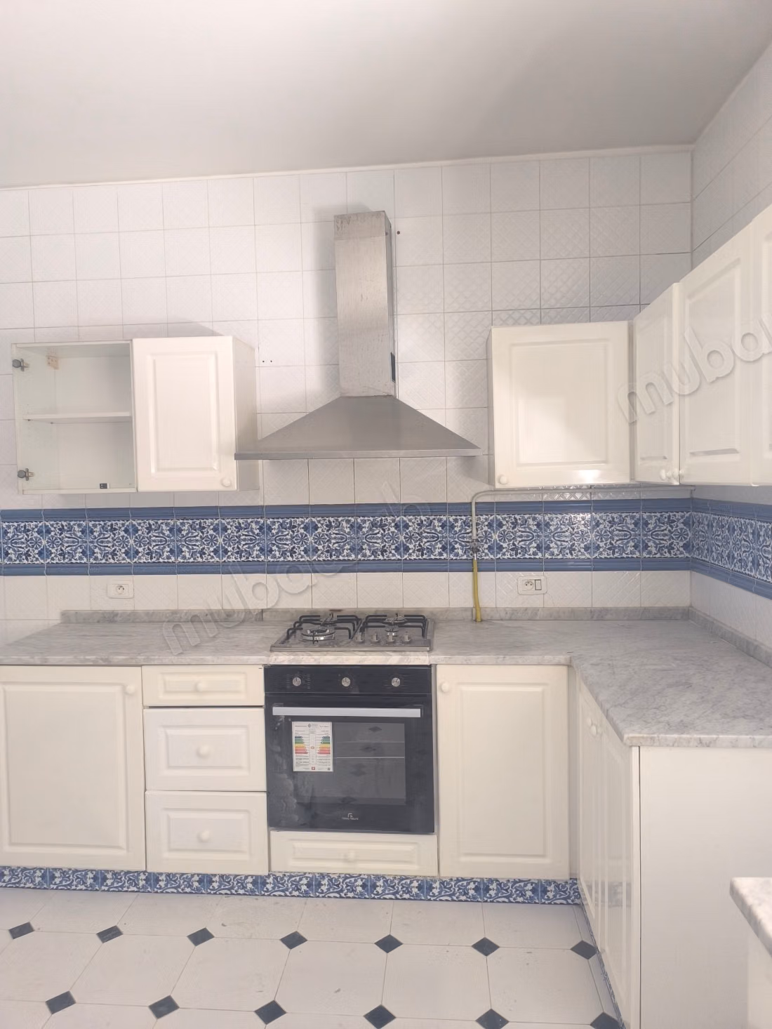 Very nice apartment for rent in Sidi Bousaid. Total area 200 m². Double glazing and central heating