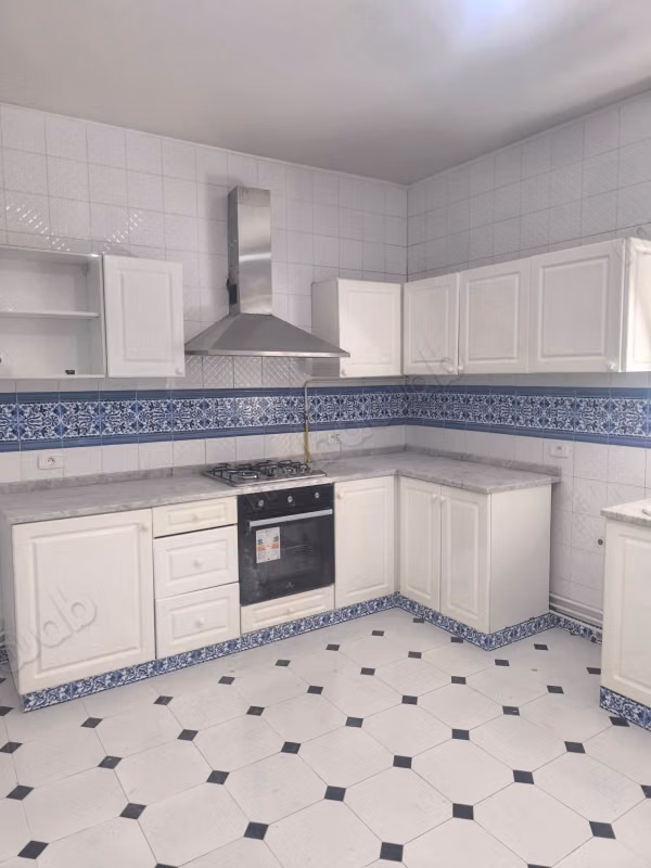 Very nice apartment for rent in Sidi Bousaid. Total area 200 m². Double glazing and central heating