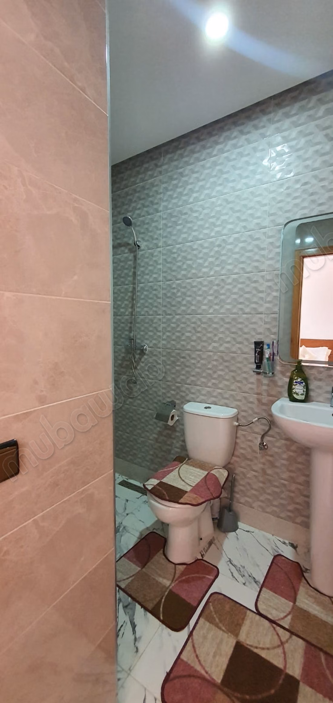 Location d'un appartement à Sidi Hajji. 
2 pièces. 
Bien meublé