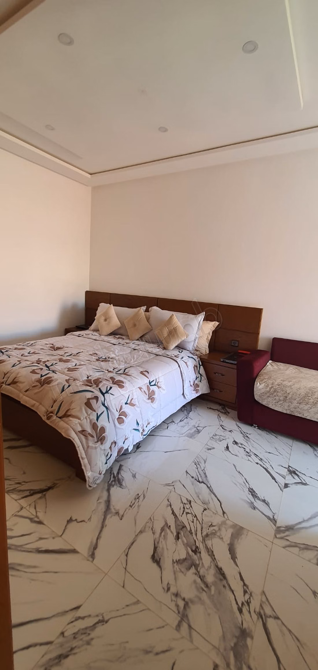 Location d'un appartement à Sidi Hajji. 
2 pièces. 
Bien meublé