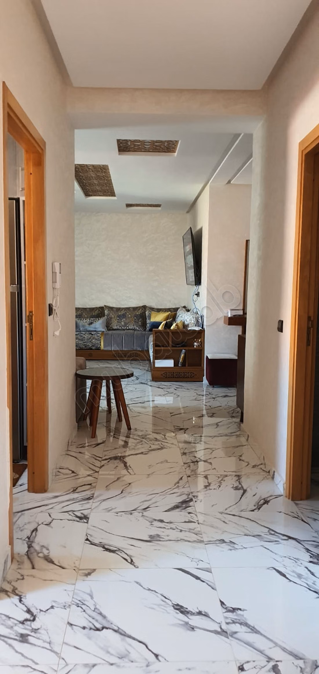 Location d'un appartement à Sidi Hajji. 
2 pièces. 
Bien meublé