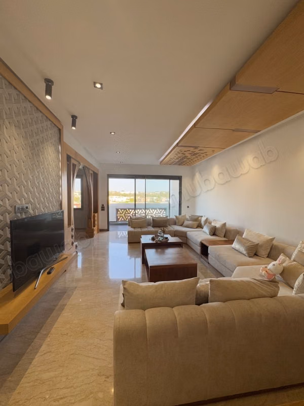 Appartamento in affitto a Riyad. Superficie di 184 m². Arredato
