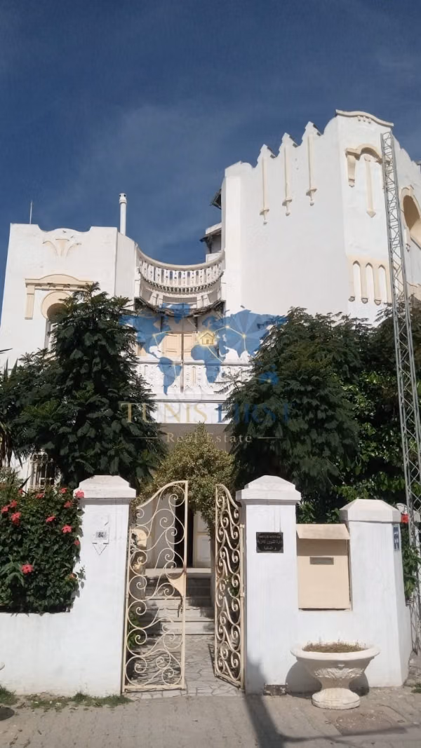 A Vendre Villa à rénover à Tunis