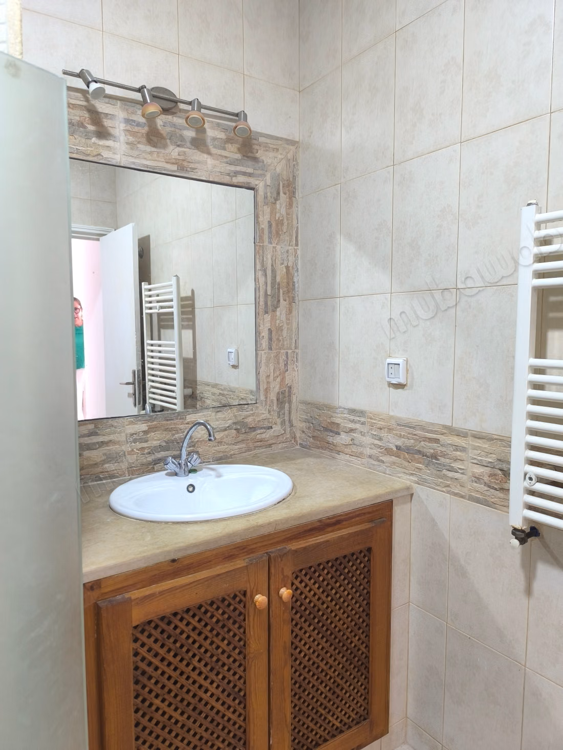 Belle maison en location à Sidi Bousaid. 4 chambres agréables. Fenêtres double vitrage et chauffage central