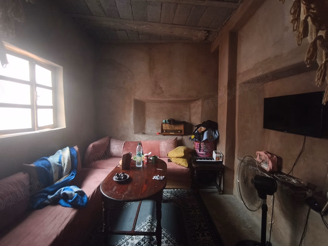 Mooie oude riad met een dakkapel te koop in de medina