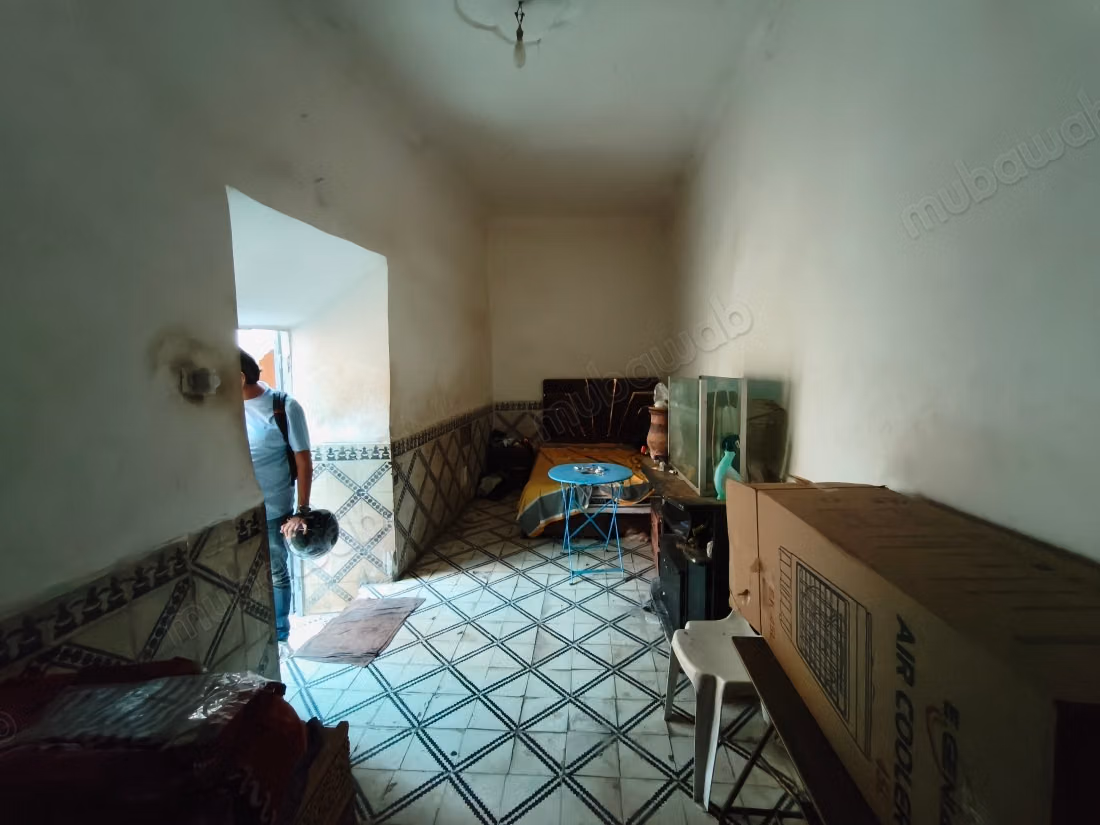 Mooie oude riad met een dakkapel te koop in de medina