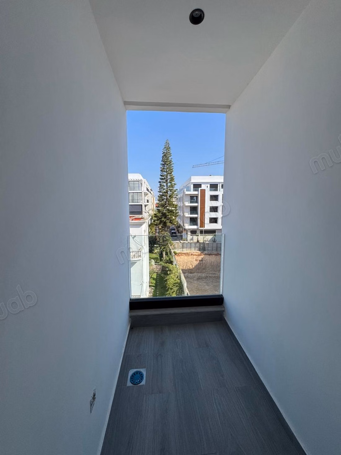 Appartement sobre moderne sans vis à vis à louer