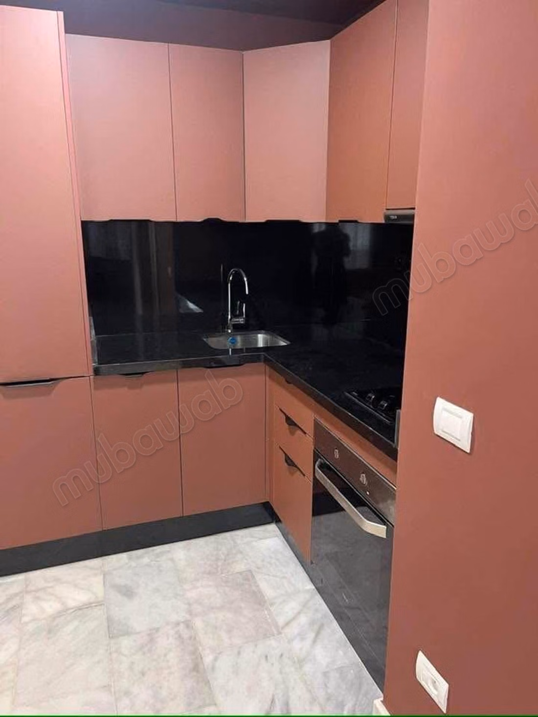 Studio di prestigio arredato, nuovo grande terrazza