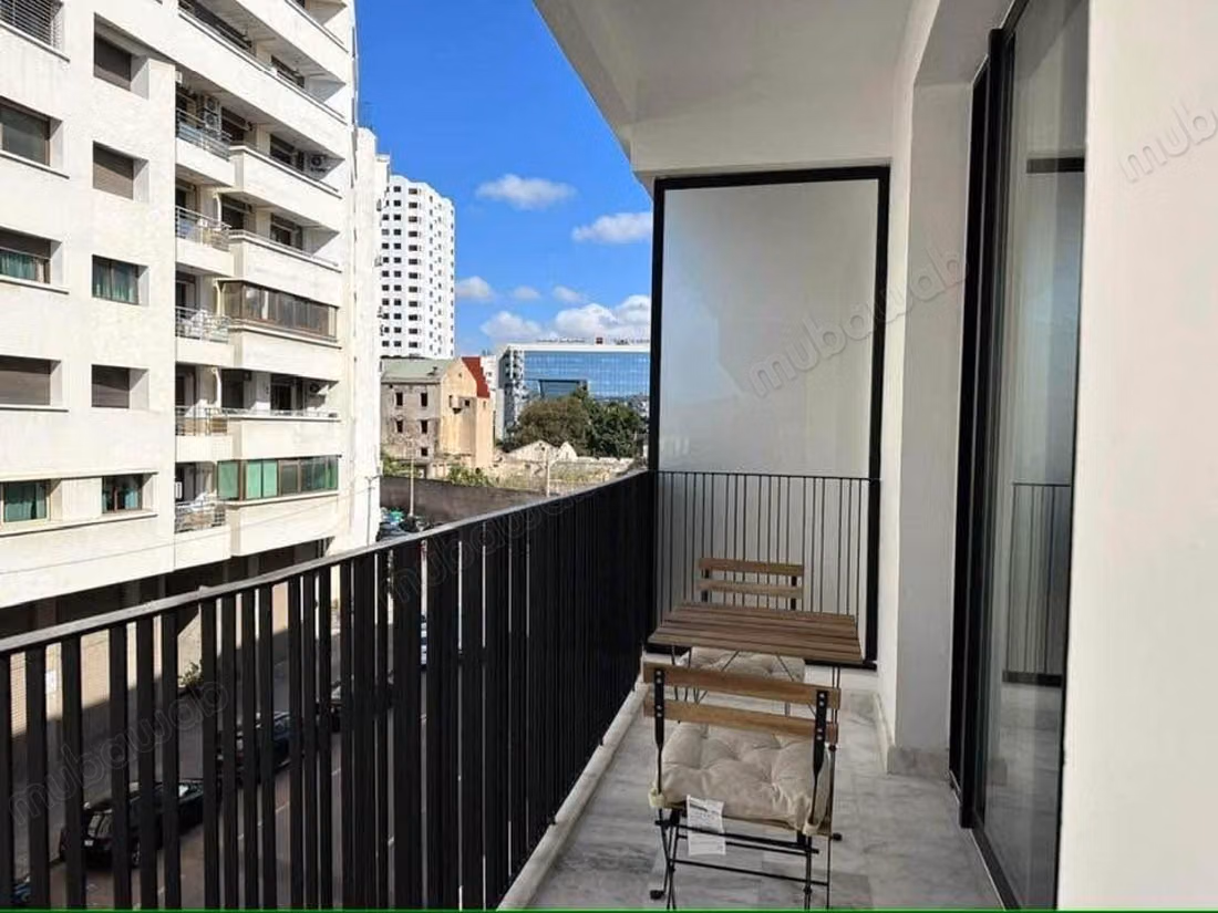 Studio di prestigio arredato, nuovo grande terrazza