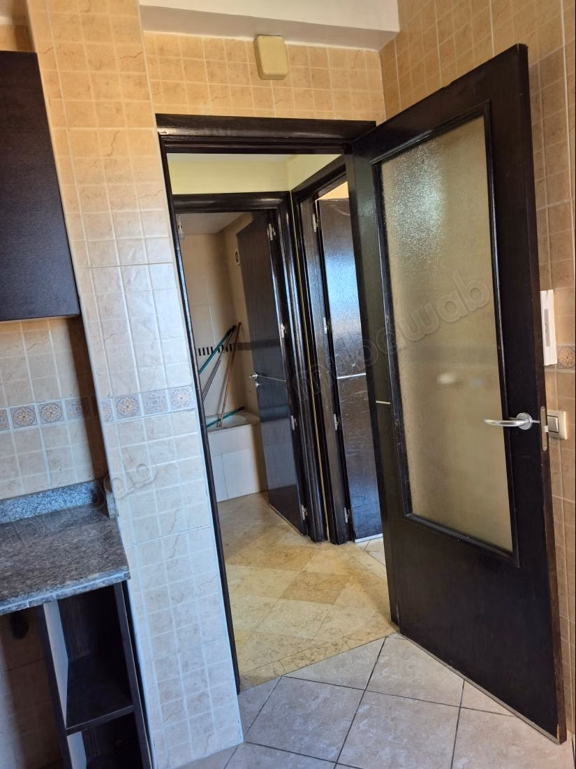 Location d'un appartement en Centre Ville. 3 pièces confortables. Antenne parabolique, résidence sécurisée