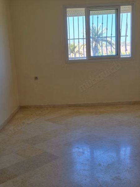 Location d'un appartement en Centre Ville. 3 pièces confortables. Antenne parabolique, résidence sécurisée