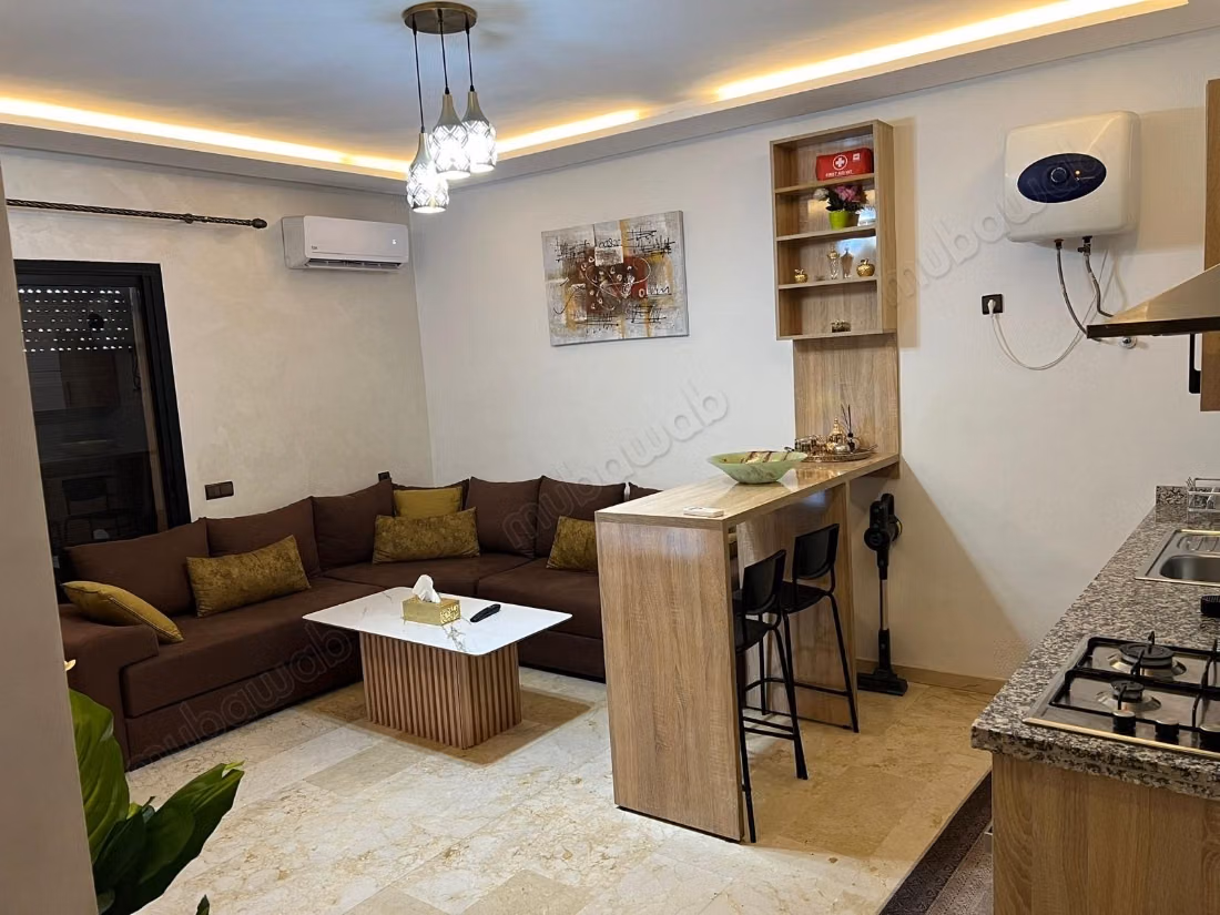 Appartement te koop in Hivernage. 2 mooie slaapkamers. Gemeubileerd