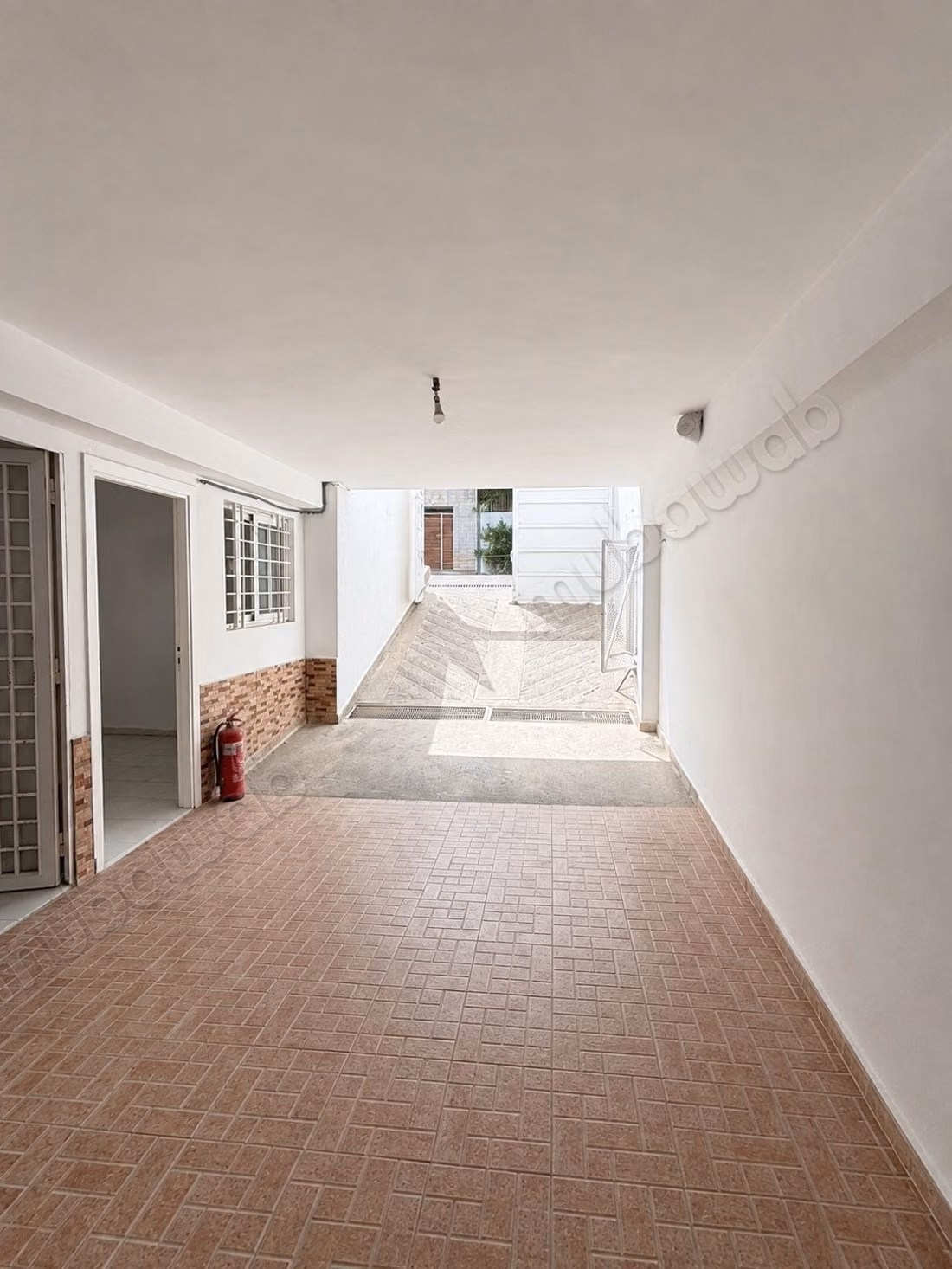 Villa de luxe à louer à Ain Diab Extension. 5 chambres. Double vitrage et chauffage central