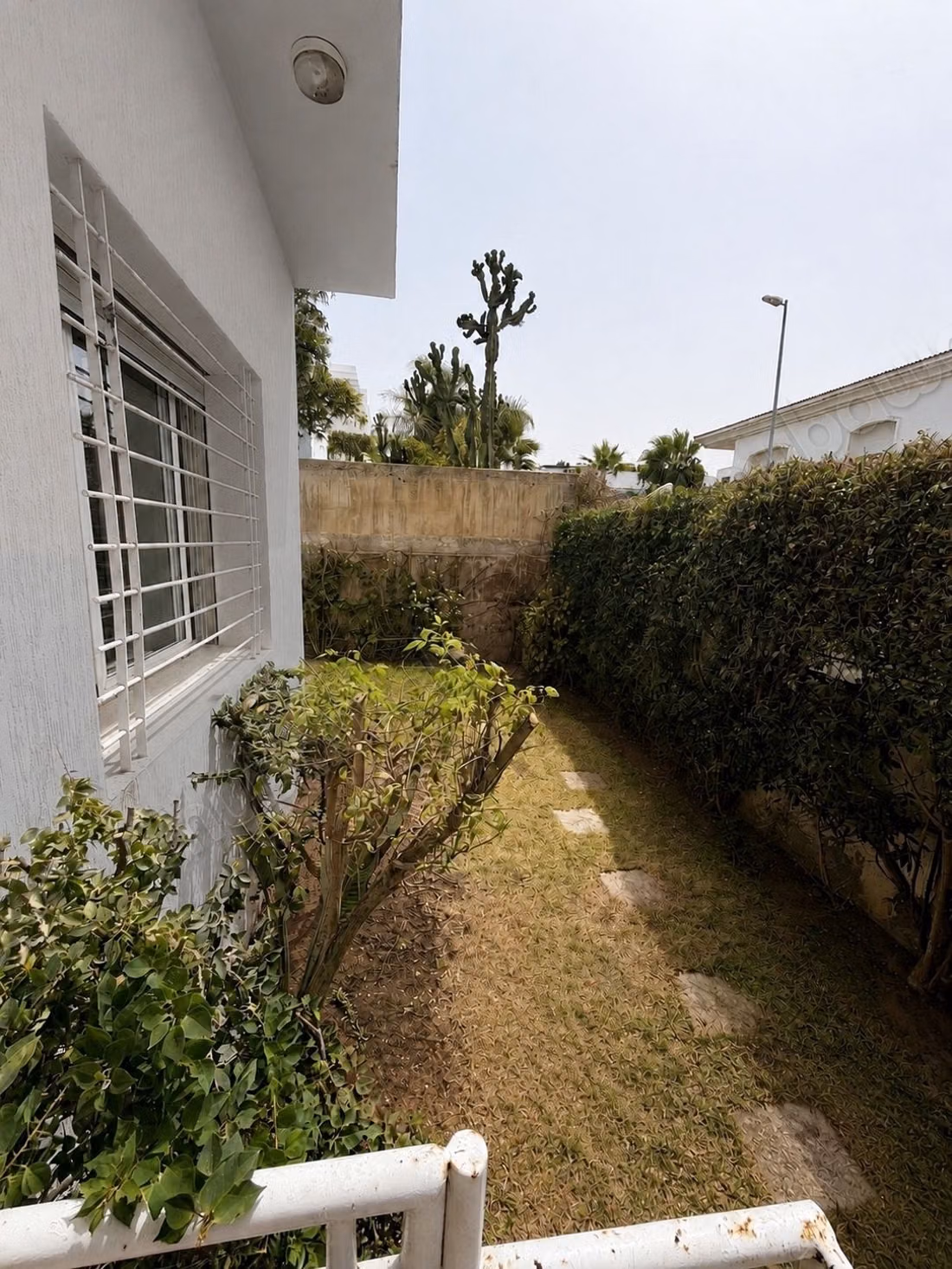 Villa de luxe à louer à Ain Diab Extension. 5 chambres. Double vitrage et chauffage central