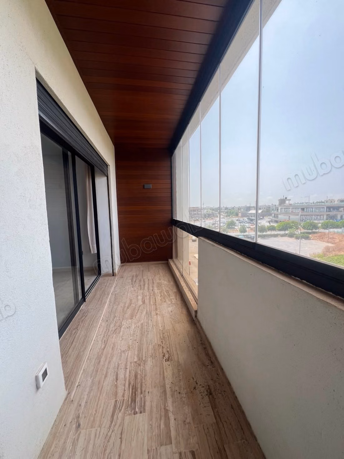 Appartement à Vendre à On Hill — 6