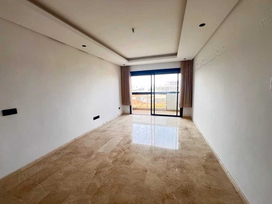 Appartement à Vendre à On Hill — 3