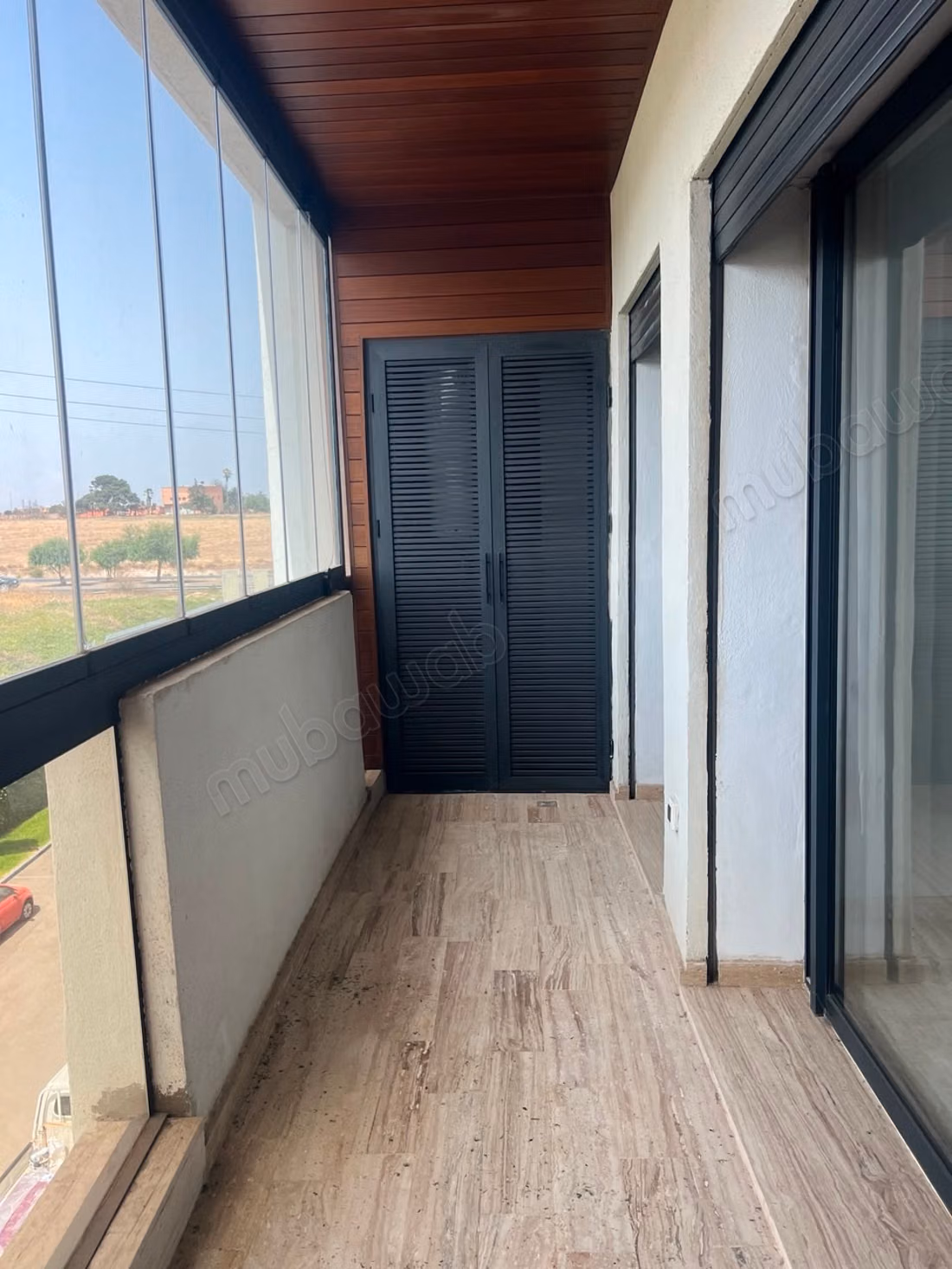 Appartement à Vendre à On Hill — 4