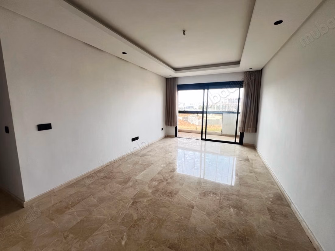 Appartement à Vendre à On Hill — 2