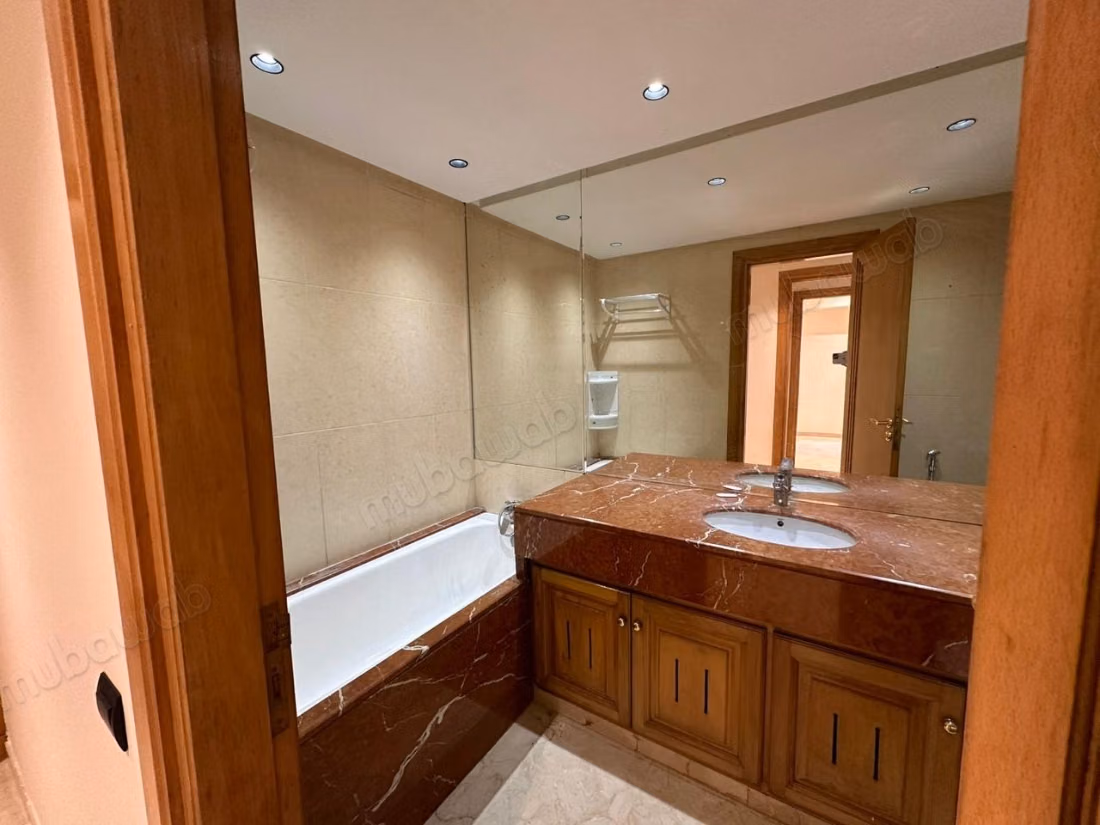 Appartement vide 3 chambres à Racine