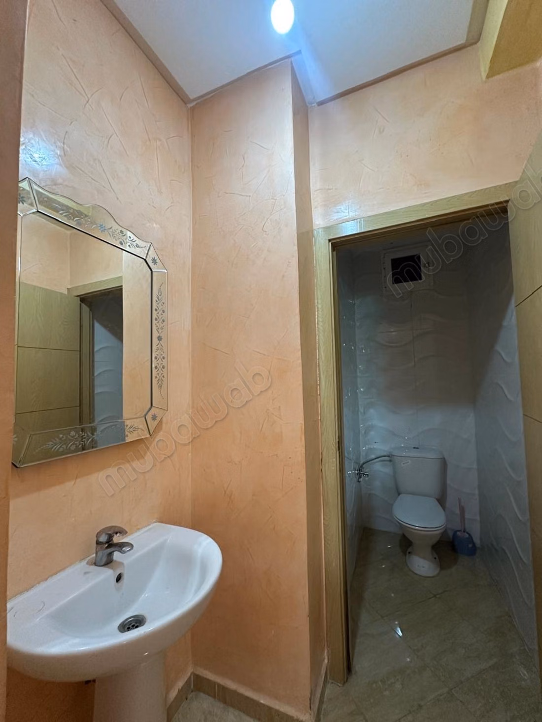 Bel appartement en location à La Ville Haute. 2 pièces. Sécurisé 24/24