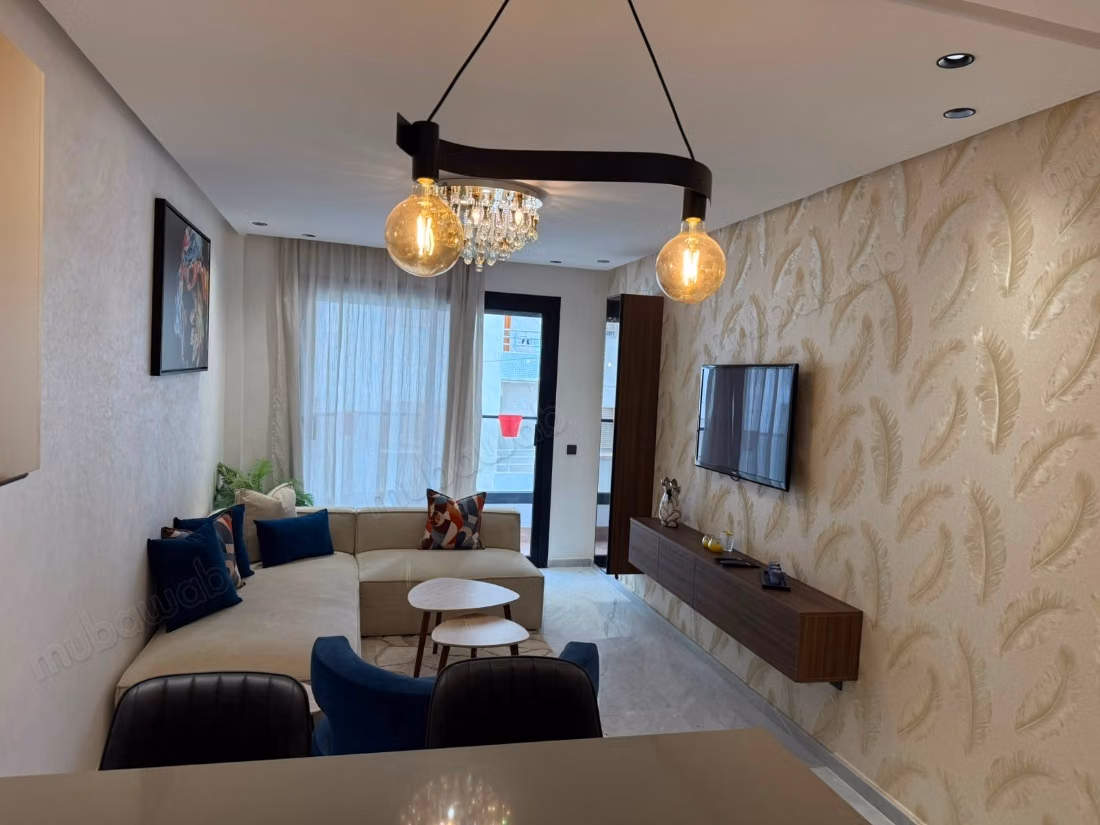 Très beau studio neuf jamais habité en location à Palmier. Surface de 63 m². Bien meublé