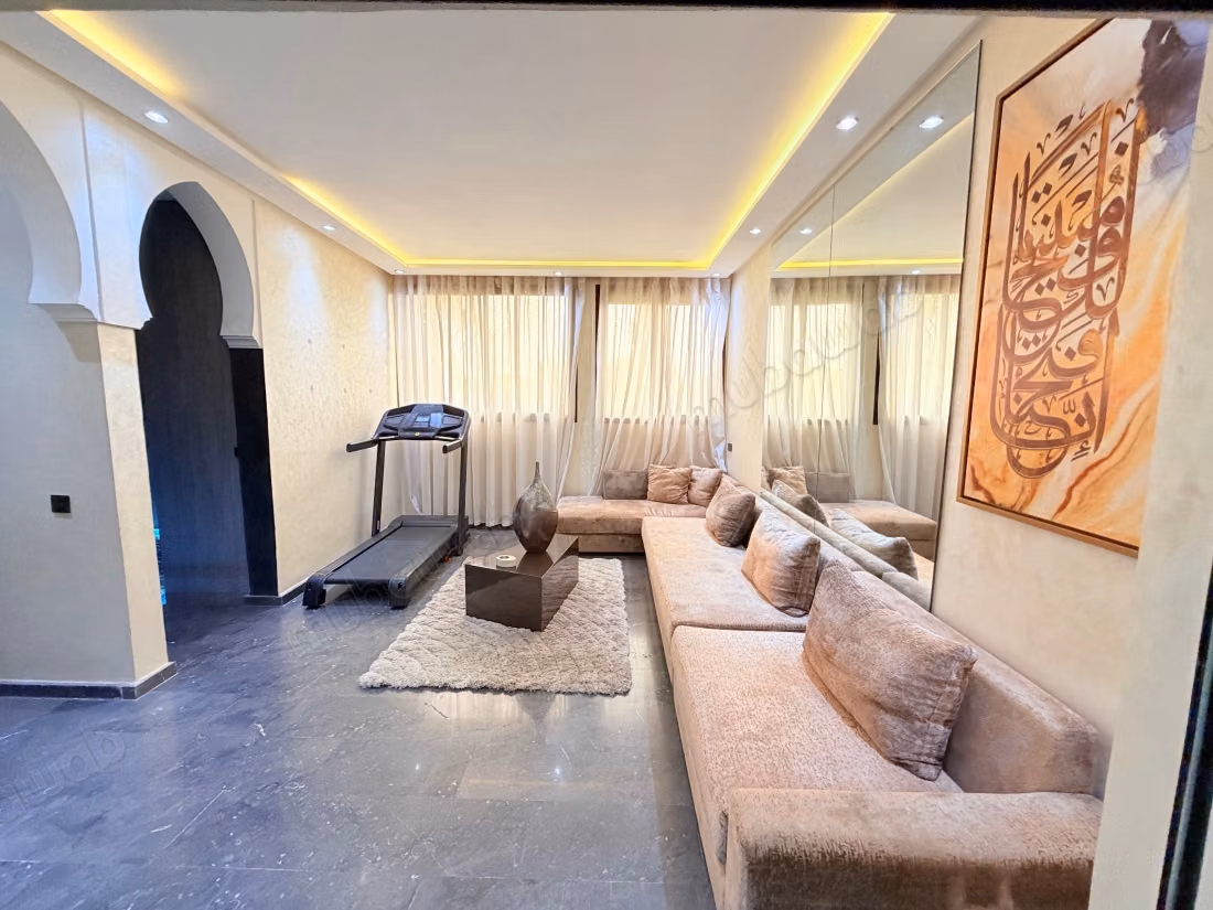 Magnifieke villa met 4 slaapkamers en privézwembad in beveiligd residence