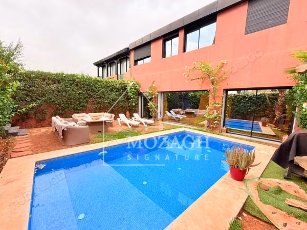 Magnifica villa con 4 camere da letto piscina privata in residence sicuro