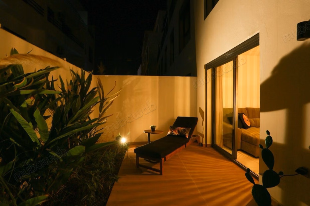 Bel Studio meuble à Quartier Palmier 
avec terrasse