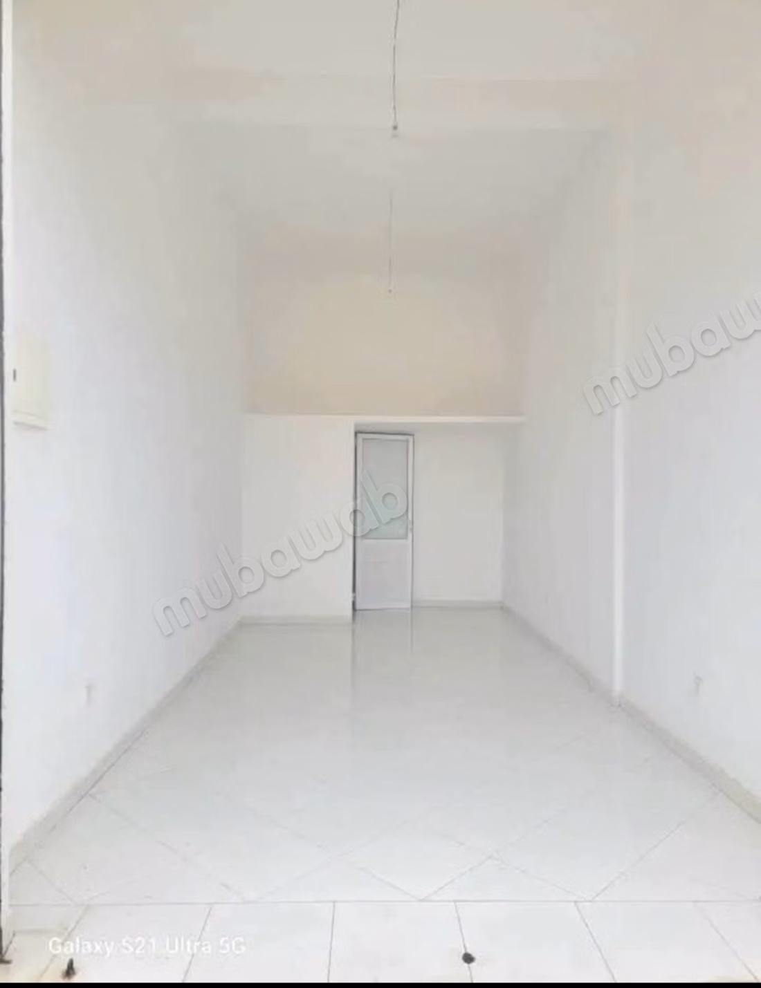 Commercial store for sale