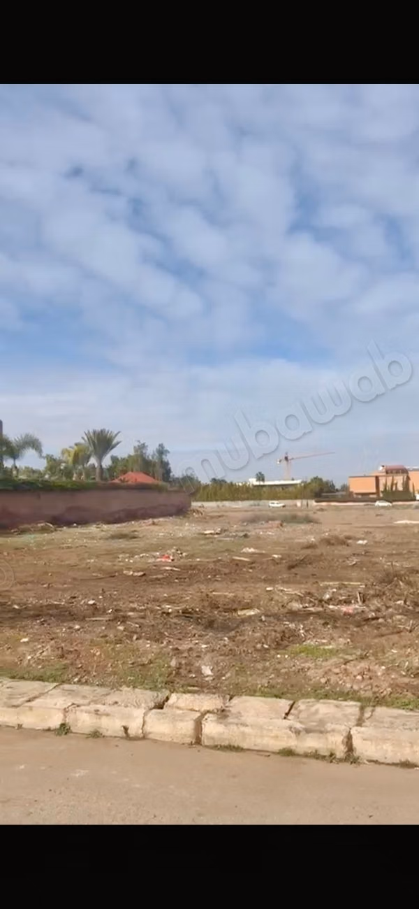 Compra de terreno en Agdal. Superficie de 2464 m²