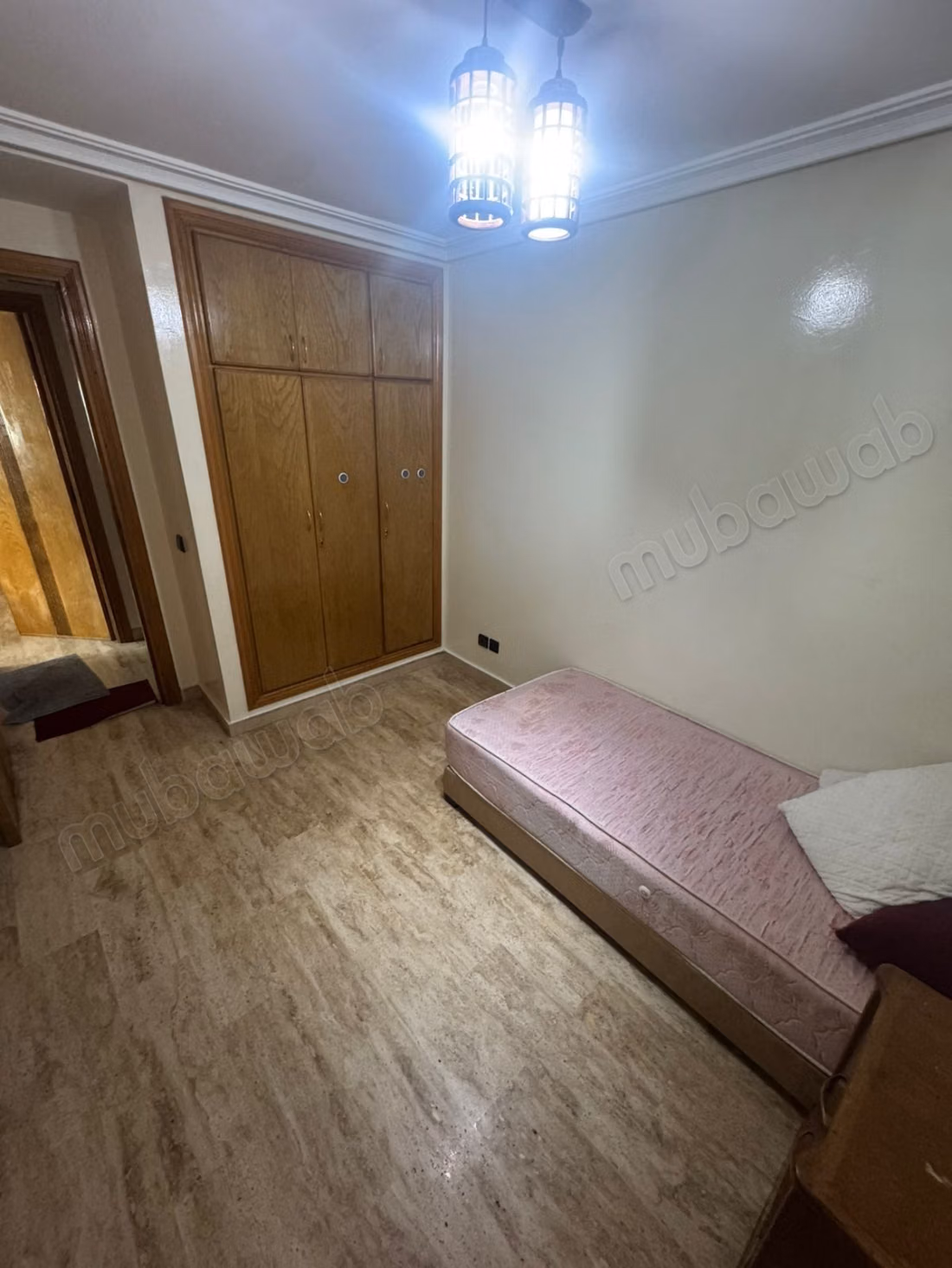 Apartamento de 3 habitaciones amueblado en alquiler – Maarif