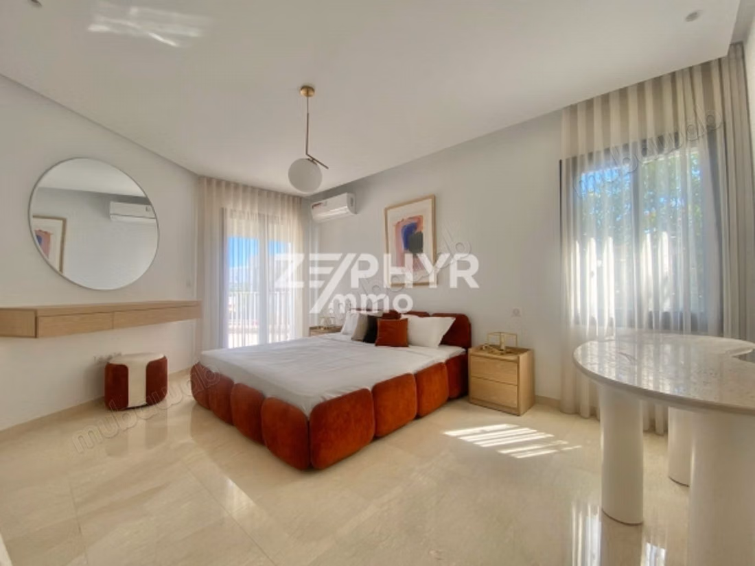 A louer villa S5 meublée avec piscine à la Marsa