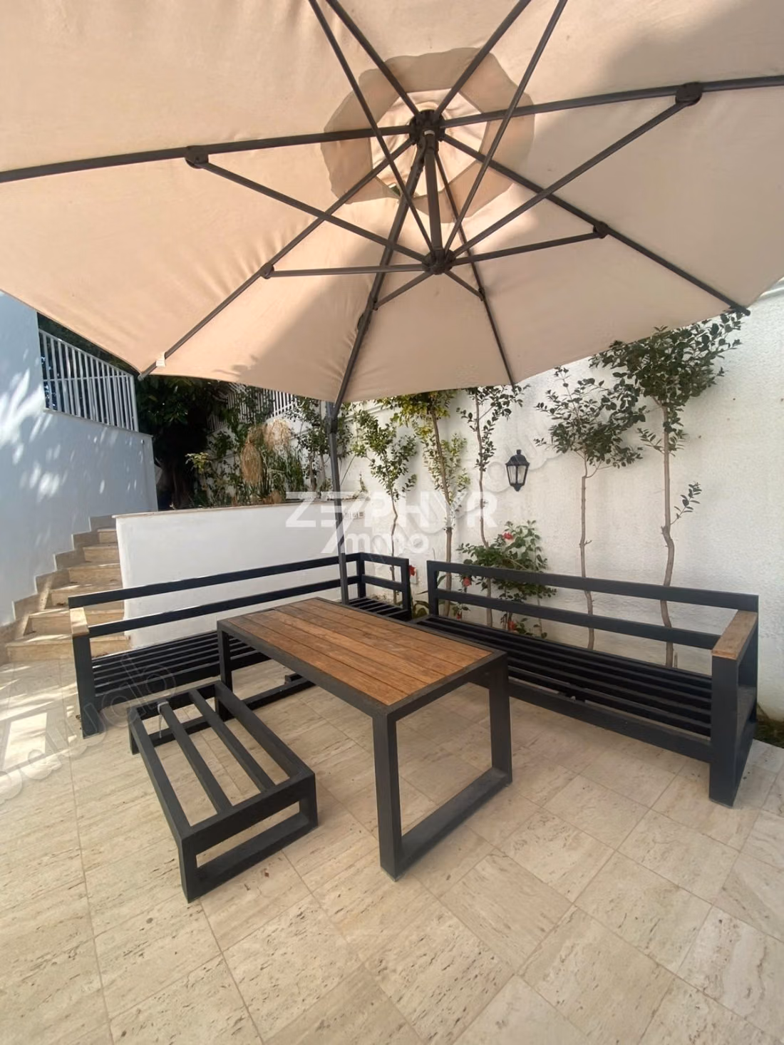 A louer villa S5 meublée avec piscine à la Marsa