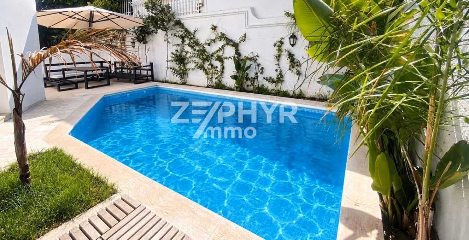 A louer villa S5 meublée avec piscine à la Marsa