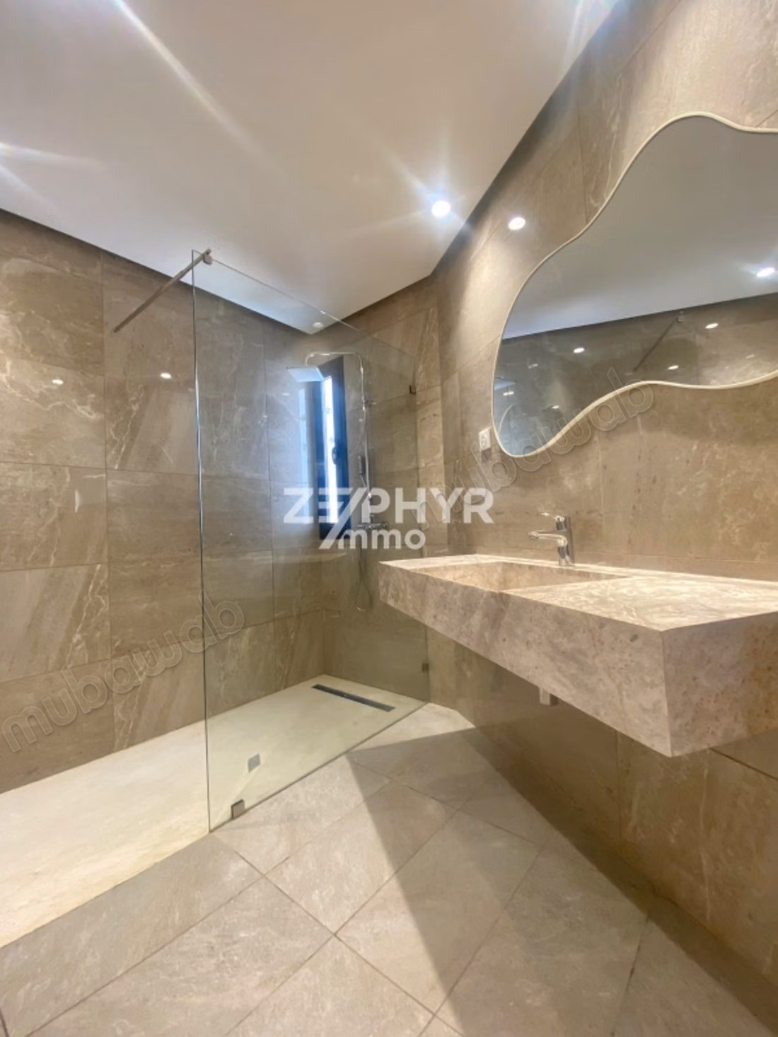 A louer villa S5 meublée avec piscine à la Marsa