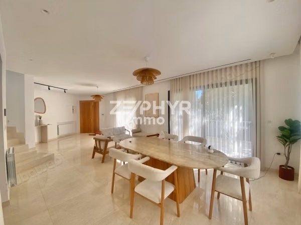 A louer villa S5 meublée avec piscine à la Marsa