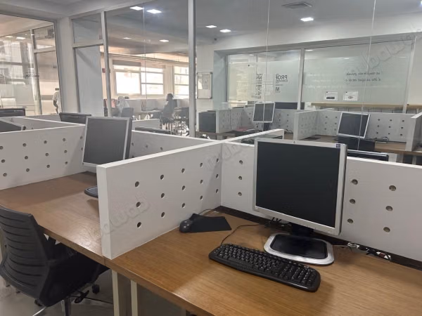 Uffici in affitto a Maârif. Superficie di 165 m²