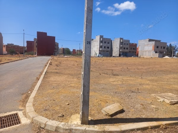Achat de terrain à Sidi Allal El Bahraoui. Superficie 267 m²