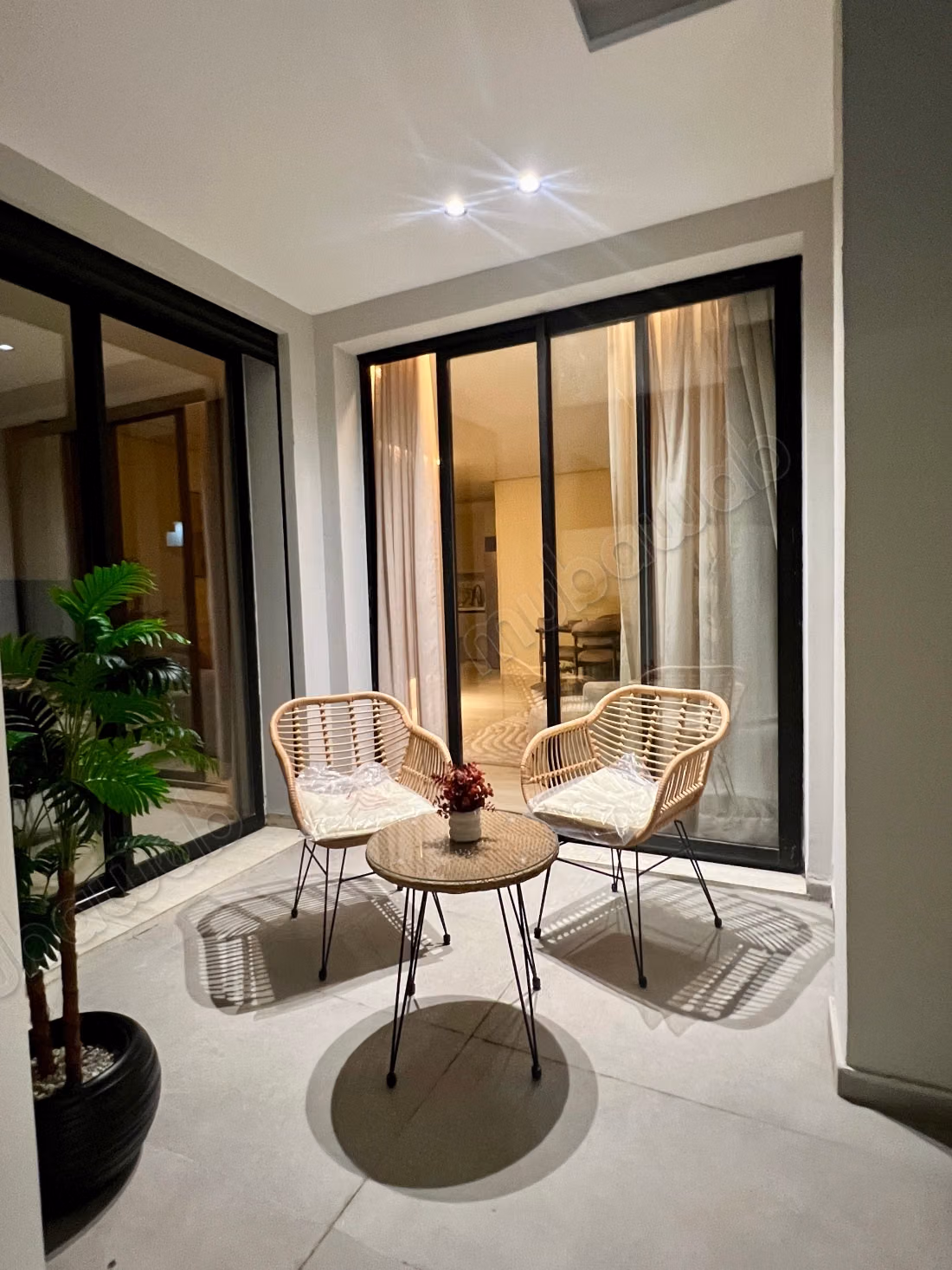 A louer Studio luxueux neuf meublé à Oasis casa