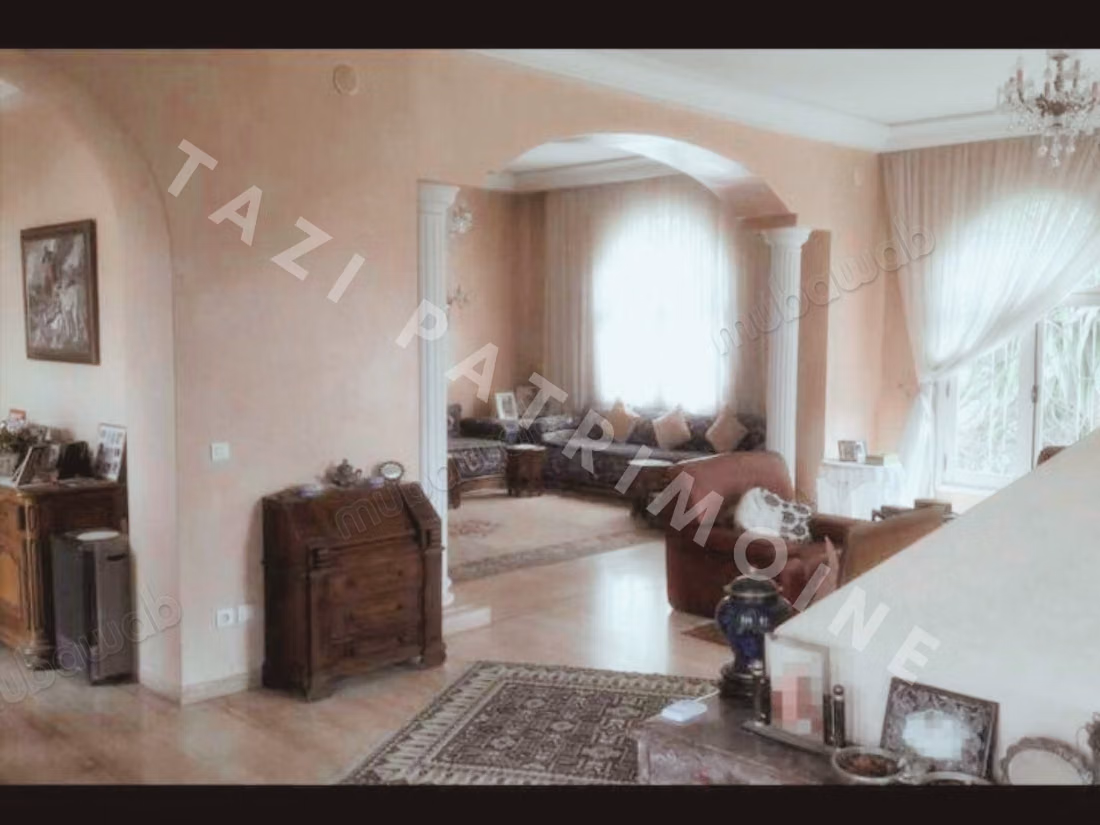 En venta encantadora villa aislada 4 habitaciones 600 m2