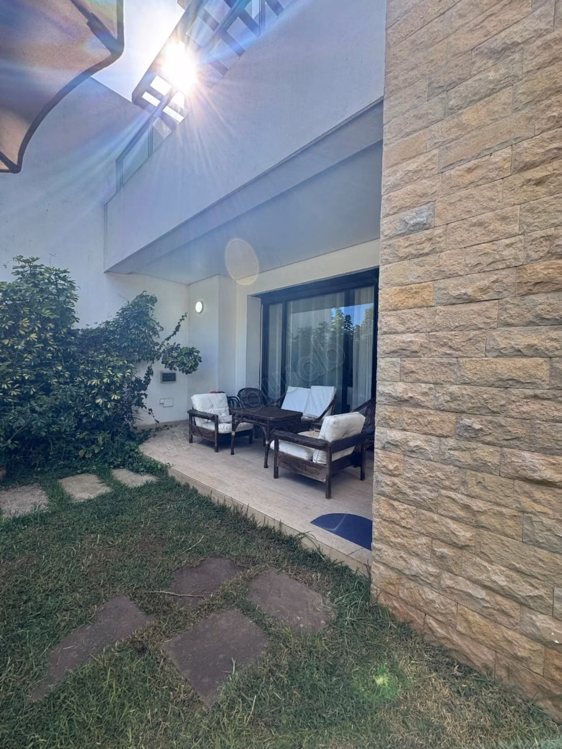 Luxe villa te koop in Sidi Bouknadel. 2 comfortabele kamers. Airconditioning en zwembad