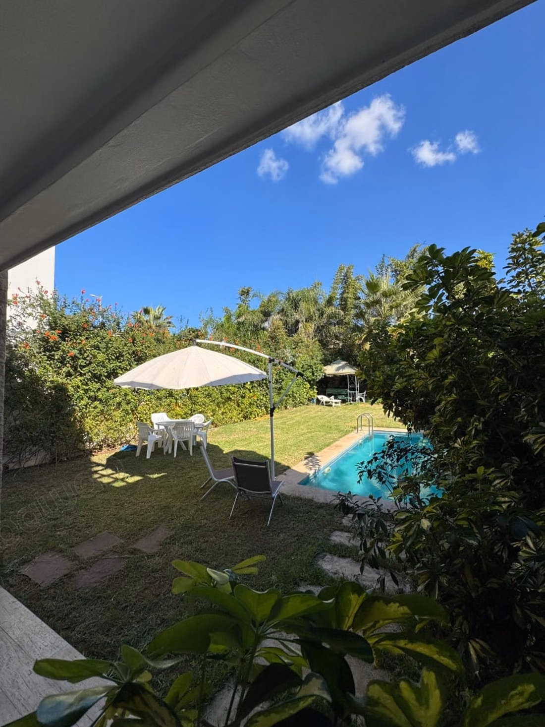 Luxe villa te koop in Sidi Bouknadel. 2 comfortabele kamers. Airconditioning en zwembad